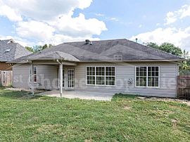 2004 10th Ave, Calera, Al 35040 in Calera, AL (Photo 2 of 5)