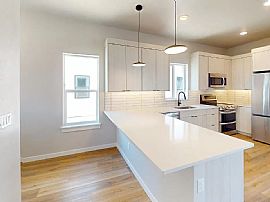 A Suitable 3 Bedroom Is Available  in Garden City, ID (Photo 10 of 11)