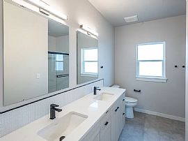 A Suitable 3 Bedroom Is Available  in Garden City, ID (Photo 4 of 11)