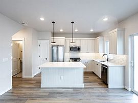 A Suitable 3 Bedroom Is Available  in Garden City, ID (Photo 6 of 11)