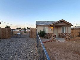 3585 E Bluebird Ln, Kingman, Az 86409 in Kingman, AZ (Photo 2 of 10)