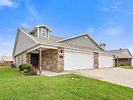 234 E Anabranch Ct, Farmington, Ar 72730 Comfortable House in Farmington, AR (Photo 2 of 11)