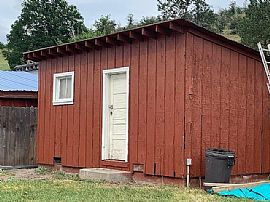 211 Butte St, Weed, Ca 96094 Unique House For Rent in Weed, CA (Photo 3 of 7)