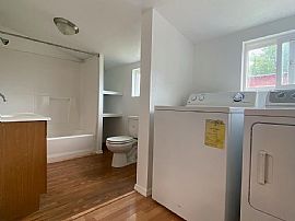 211 Butte St, Weed, Ca 96094 Unique House For Rent in Weed, CA (Photo 7 of 7)