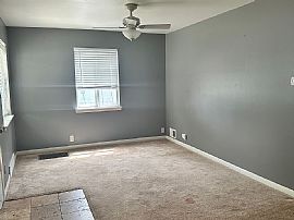 815 Macon St, Aurora, Co 80010 Available House For Rent  in Aurora, CO (Photo 5 of 9)