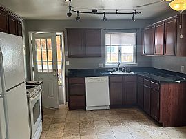 815 Macon St, Aurora, Co 80010 Available House For Rent  in Aurora, CO (Photo 7 of 9)