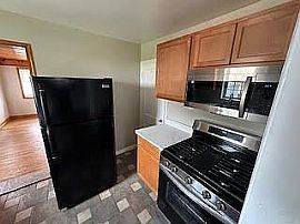 176 Riverview Dr, New Castle, De 19720 Nice House For Rent in New Castle, DE (Photo 5 of 12)