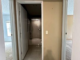 8029 N Meadowview Cir, Tampa, Fl 33625 in Tampa, FL (Photo 8 of 11)