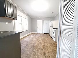 Charming 3 Bedroom Home in East Chicago, IN (Photo 3 of 5)