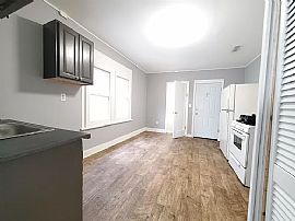 Charming 3 Bedroom Home in East Chicago, IN (Photo 4 of 5)