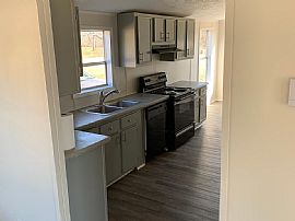 18 Riverside Dr, Hawkinsville, Ga 31036  Nice House For Rent in Hawkinsville, GA (Photo 3 of 9)