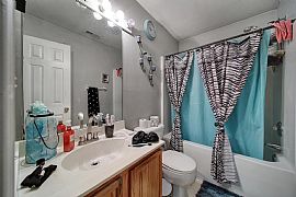 Attached Townhouse with a Private Yard in Charlotte, NC (Photo 5 of 8)