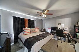 Attached Townhouse with a Private Yard in Charlotte, NC (Photo 6 of 8)