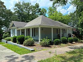 3 Bedroom, 2 Bath Home in Excellent Olde Shandon Location in Columbia, SC (Photo 6 of 6)