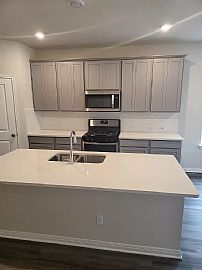 Spacious 4beds Home For Available For Rent  in Austin, TX (Photo 3 of 12)