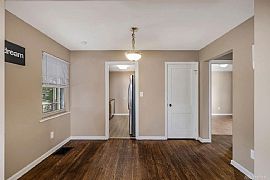 Charming 2 Bedroom Ranch Has Easy to Maintain in Dayton, OH (Photo 4 of 11)