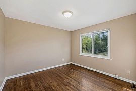 Charming 2 Bedroom Ranch Has Easy to Maintain in Dayton, OH (Photo 7 of 11)