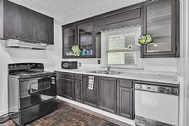 This Adorable Little Ranch Has Been Completely Remodeled! in Lexington, KY (Photo 4 of 9)