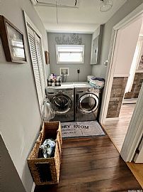 Beautiful Raised Ranch, Totally Renovated. Move in Ready in Howard Beach, NY (Photo 9 of 11)