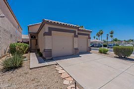 Delightful 3-Bedroom, 2-Bath Home in Glendale, AZ