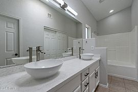 Delightful 3-Bedroom, 2-Bath Home in Glendale, AZ (Photo 10 of 12)