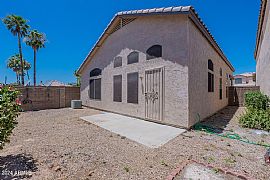 Delightful 3-Bedroom, 2-Bath Home in Glendale, AZ (Photo 11 of 12)