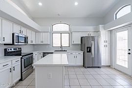 Delightful 3-Bedroom, 2-Bath Home in Glendale, AZ (Photo 2 of 12)