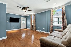 Gentilly Home with Three Bedrooms, Two Full Bathrooms in New Orleans, LA (Photo 11 of 12)