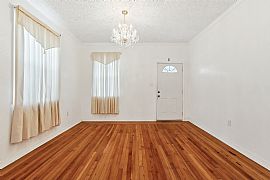 Gentilly Home with Three Bedrooms, Two Full Bathrooms in New Orleans, LA (Photo 2 of 12)