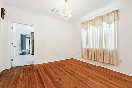 Gentilly Home with Three Bedrooms, Two Full Bathrooms in New Orleans, LA (Photo 4 of 12)