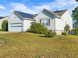Charming Home Features 3 Spacious Bedrooms and 2 Full Bathrooms in Gaston, SC