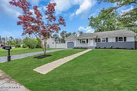 Desirable Brick Lake Park Section of Brick! in Brick, NJ (Photo 12 of 12)