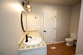 Home in Beautiful Enclaves in Downtown San Antonio! in San Antonio, TX (Photo 5 of 12)