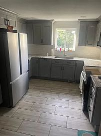 Single Family Residence  in Monroeville, PA (Photo 3 of 12)