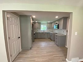 Single Family Residence  in Monroeville, PA (Photo 9 of 12)