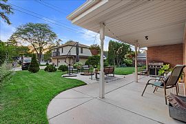 Beautifully Updated 3-Bedroom, 1.5 Bathroom in Milwaukee, WI (Photo 11 of 12)