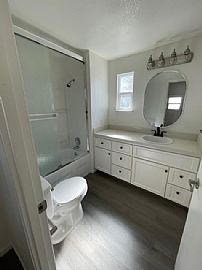 Beautiful Updated Lake House in North Shore Camanche in Ione, CA (Photo 5 of 6)