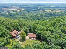 Home Features High-Speed Internet For Remote Work, and More in Haymarket, VA (Photo 12 of 12)