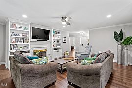 A Ranch-Style Layout on a Large Lot in Raleigh, NC (Photo 5 of 12)