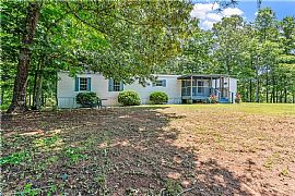 Beautiful Home Nestled in The Heart of Dahlonega! in Dahlonega, GA