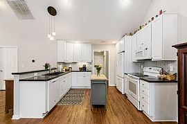 2 Bedroom and 2 Bathroom Condo Ready For Move In in Dublin, OH (Photo 4 of 12)