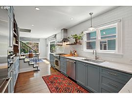 Welcome to Your Dream Home in Irvington!  in Portland, OR (Photo 5 of 12)