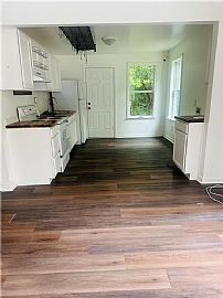 2 Bed, 1 Bathroom Available For Rent   in Mobile, AL (Photo 2 of 6)