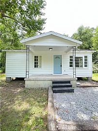 2 Bed, 1 Bathroom Available For Rent   in Mobile, AL (Photo 3 of 6)