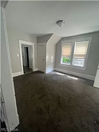 2 Bedroom, 1 Bathroom in Cleveland, OH (Photo 5 of 12)