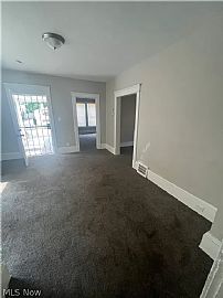 2 Bedroom, 1 Bathroom in Cleveland, OH (Photo 6 of 12)