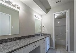 Lovely 2bedroom and 2bathroom in Dallas, TX (Photo 8 of 11)