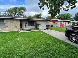 Charming 3bed Room Home  in Texas City, TX
