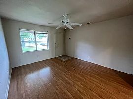 Charming 3bed Room Home  in Texas City, TX (Photo 3 of 6)