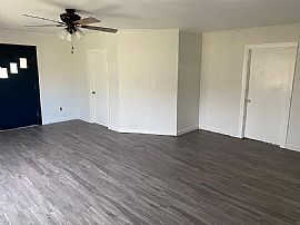 5225 Chain of Rocks Rd Edwardsville, Il 62025 Comfortable House in Edwardsville, IL (Photo 4 of 8)